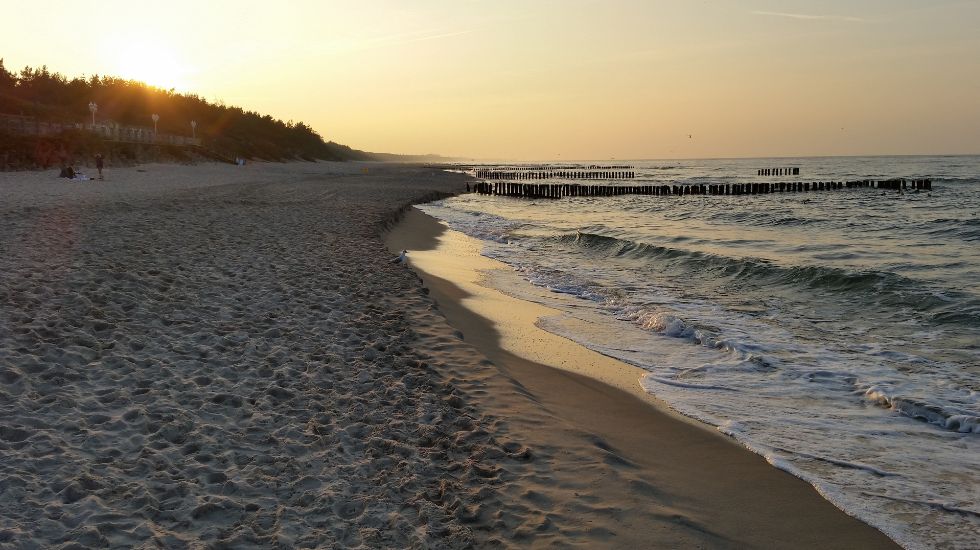 6 Najcichszych Plaż Nad Bałtykiem cicha plaża w Mielnie